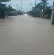 [Vídeo] Povoado Peroba fica alagado após fortes chuvas na região