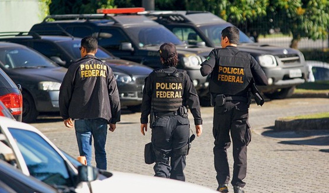 PF faz operação de combate ao tráfico internacional de drogas