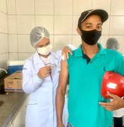 Matriz de Camaragibe começa vacinar com doses da Pfizer