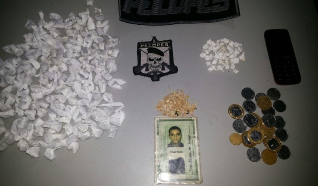Polícia apreende 170 pedras de crack e 155 papelotes de maconha
