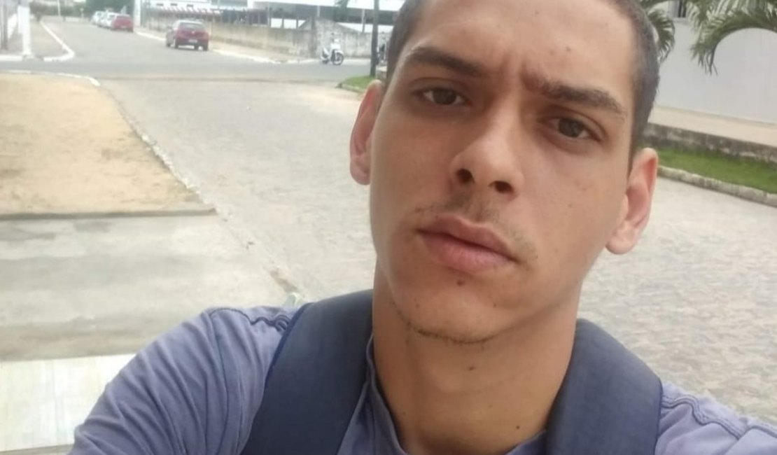 Família procura por jovem que saiu de casa na noite de quarta-feira (21) em Arapiraca