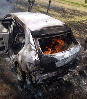 Corpo carbonizado é encontrado dentro de carro em chamas no Agreste