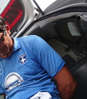 Traficante é preso com drogas, dinheiro e iPhone dentro de residência em Maceió 