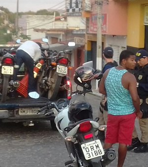 PRF realiza operação, prende 7 pessoas e várias motos no Sertão de Alagoas