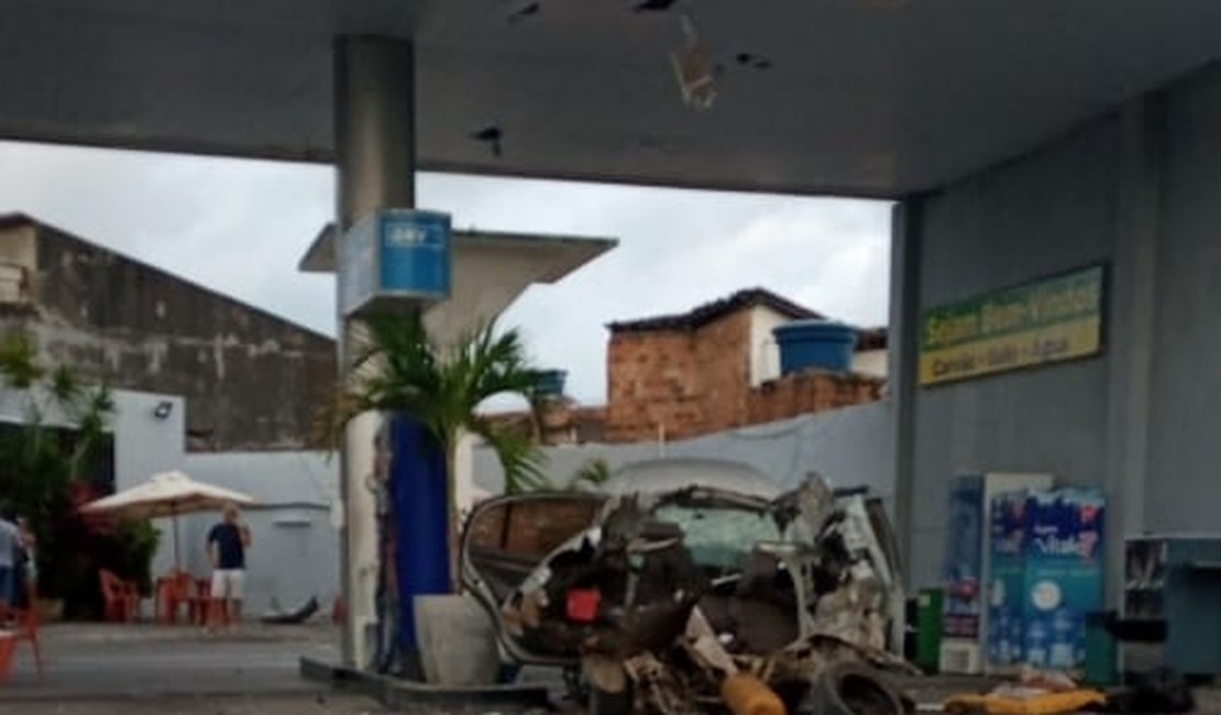 Vídeo mostra momento em que carro explode em Maceió