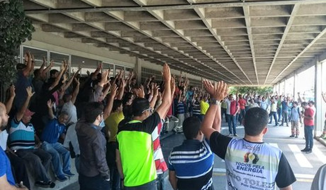 Trabalhadores da Eletrobras realizam paralisação de 48h contra privatização