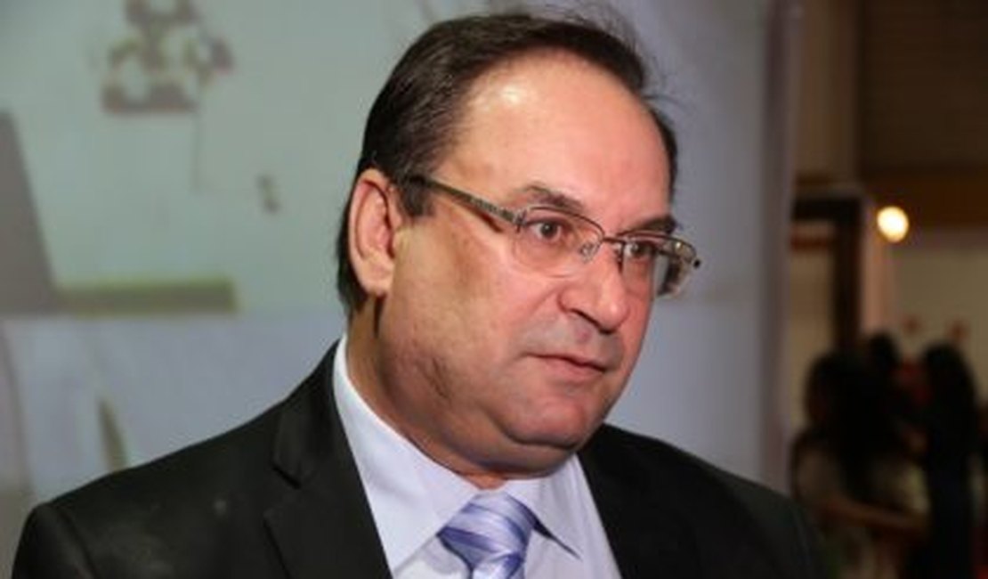 Luciano Barbosa afirma que lei garante seguir com propaganda no rádio e tevê