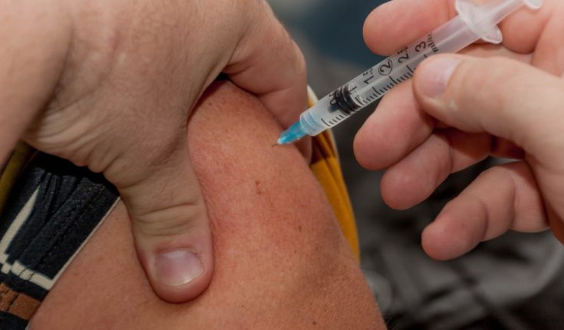 Rússia registra 2ª vacina contra a covid-19 nesta quarta-feira (14)