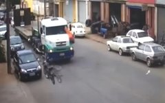 Motociclista sobrevive a acidente assustador no interior de São Paulo