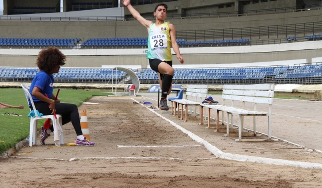Mais de 500 atletas disputam as provas de atletismo dos Jogos Estudantis de Alagoas