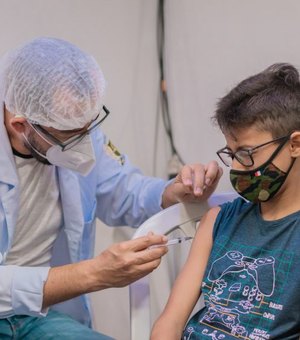 Vacinação contra a covid-19 chega às escolas particulares da capital