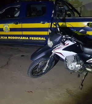 Motocicleta com chassi adulterado é apreendida pela PRF em Palmeira dos Índios