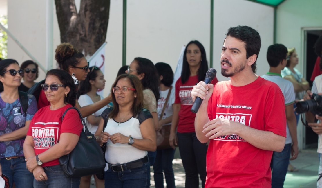 Professor do Ifal sofre tentativa de atropelamento por eleitores de Bolsonaro