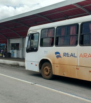 Criminosos se passam por passageiros a assaltam ônibus de Arapiraca