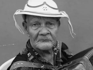 Mestre Biu, conhecido sanfoneiro e violeiro, é encontrado morto em Arapiraca