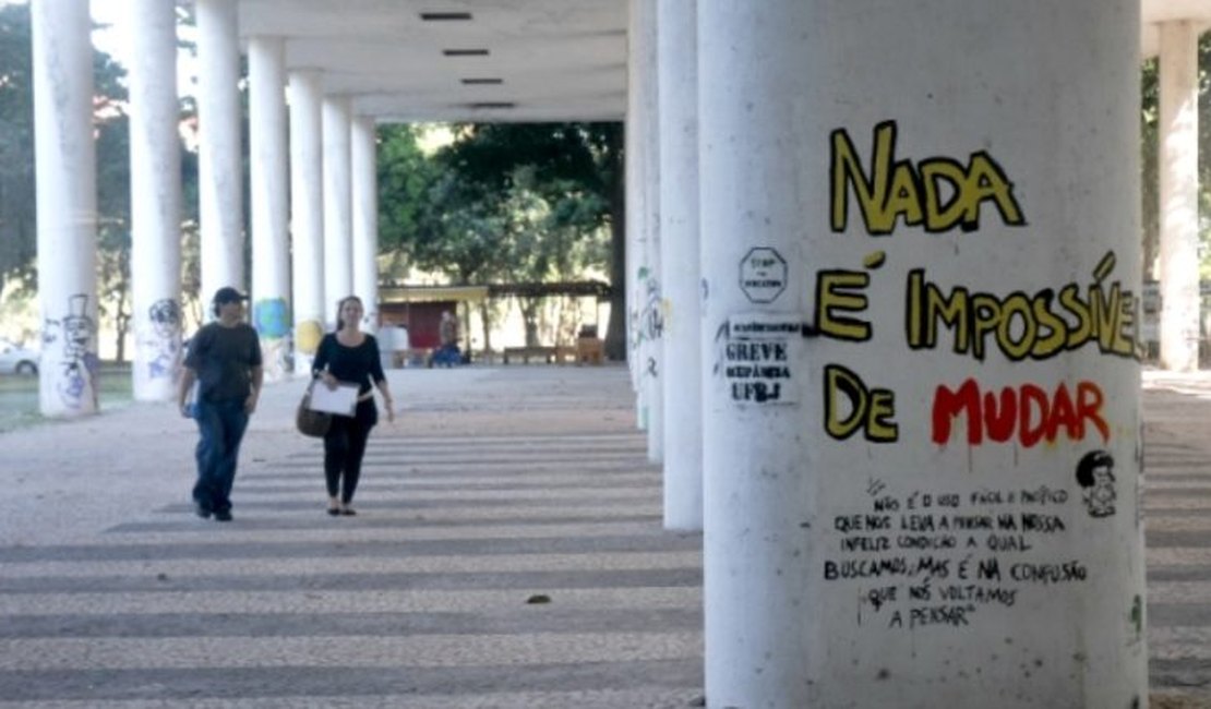 Universidades resistem a retorno presencial e MEC decide revogar portaria