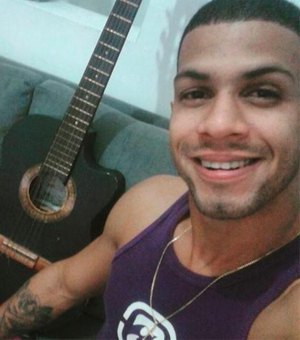 Assassino de compositor de Léo Santana manda WhatsApp sobre crime para família