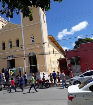 No domingo de Páscoa, católicos de Arapiraca buscam manter a fé em tempos de pandemia