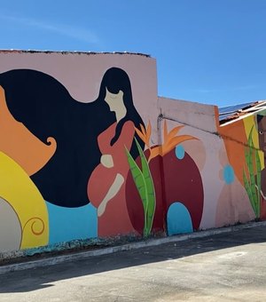 Artista visual homenageia Rainha Marta em mural de mulheres inspiradoras
