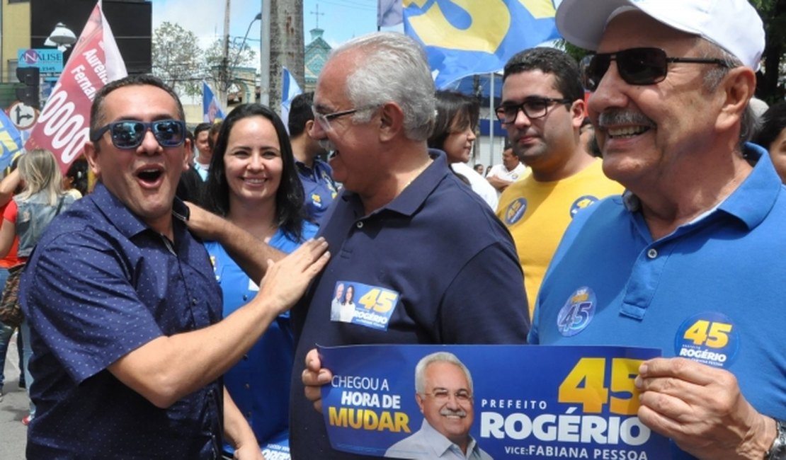 Caminhada na Vila São José intensifica campanha de Rogério Teófilo em Arapiraca