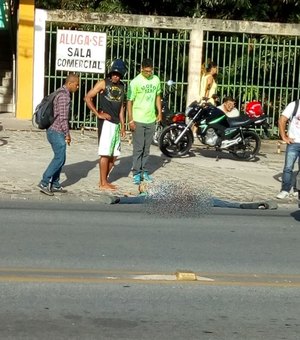 Motociclista morre atropelado por carreta na Avenida Menino Marcelo