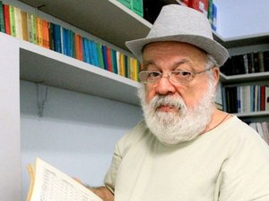 Professor e historiador Luiz Sávio de Almeida morre aos 80 anos