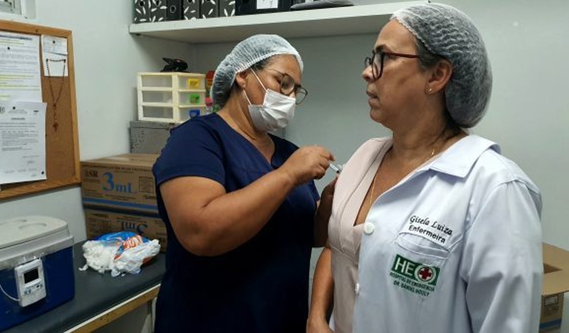 Hospital de Emergência do Agreste inicia Campanha de Vacinação dos Servidores contra a Influenza
