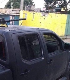 Milícia faz rondas com metralhadora .30 e já cobra taxa a moradores de favelas invadidas