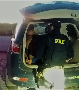 PRF prende homem com três mandados de prisão em aberto na BR-101