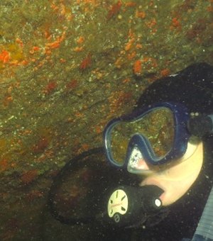 [Vídeo] Estátua de santa é encontrada intacta no fundo do mar e intriga mergulhadores
