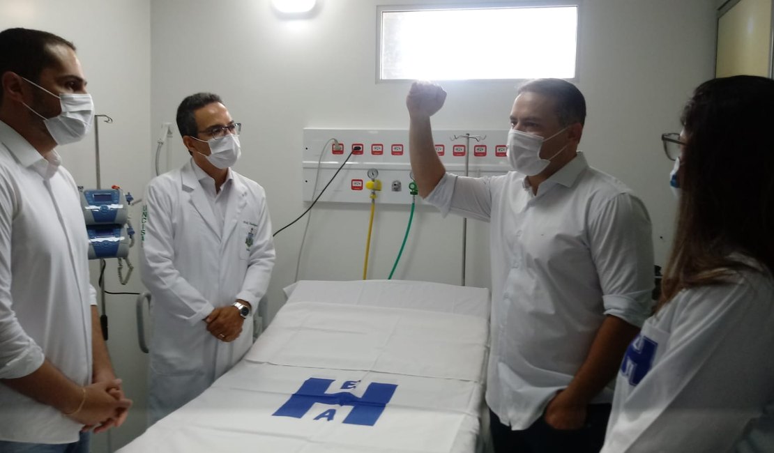 Renan Filho entrega leitos de UTI com pressão negativa no Hospital Helvio Auto