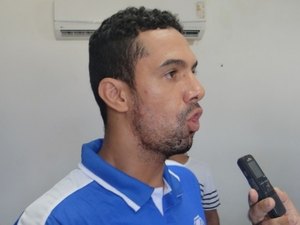 CSA confirma retorno do zagueiro Douglas Marques