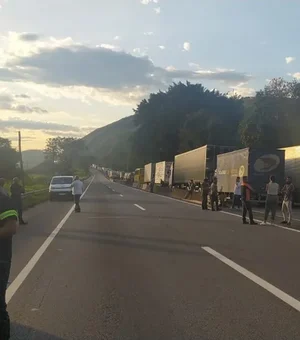 Caminhoneiros bolsonaristas fecham rodovias no país; ainda não há bloqueios em AL