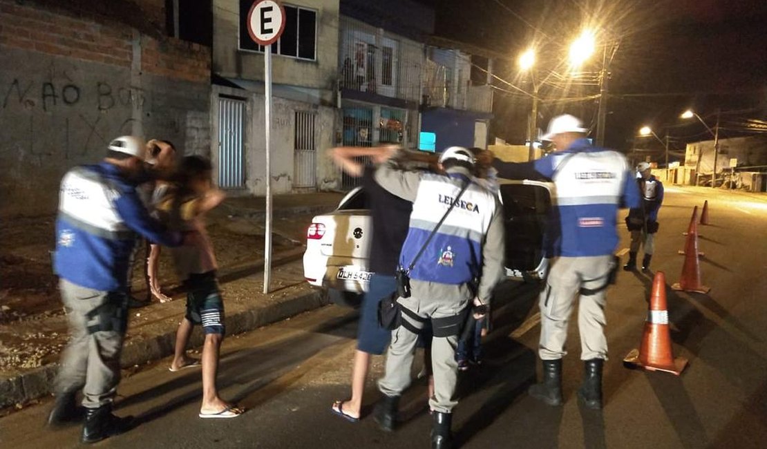 Lei Seca autua mais de 40 condutores e flagra oito inabilitados em Maceió