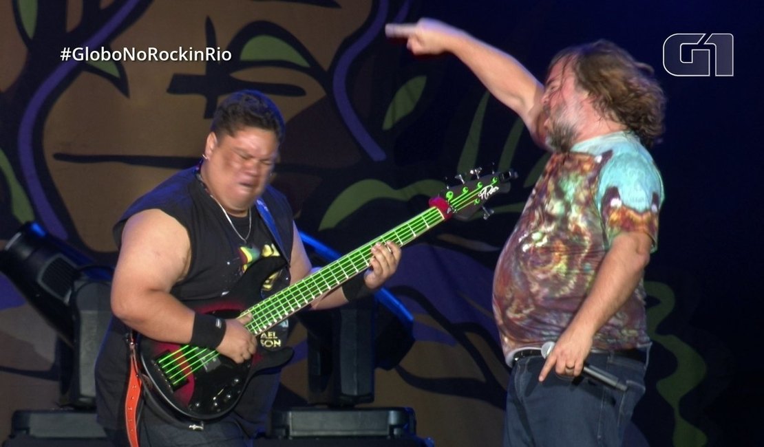 Baixista brasileiro toca forró com Jack Black no palco do Rock In Rio
