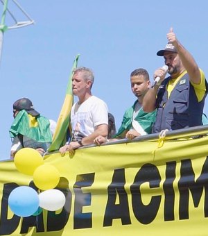 Em ato pela democracia, Leonardo Dias ressalta luta pela liberdade