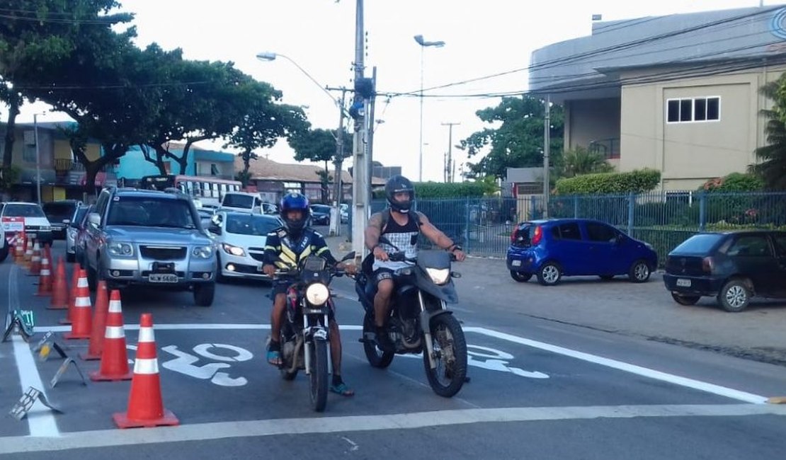 Barro Duro e Rotary recebem faixa de parada para motociclistas