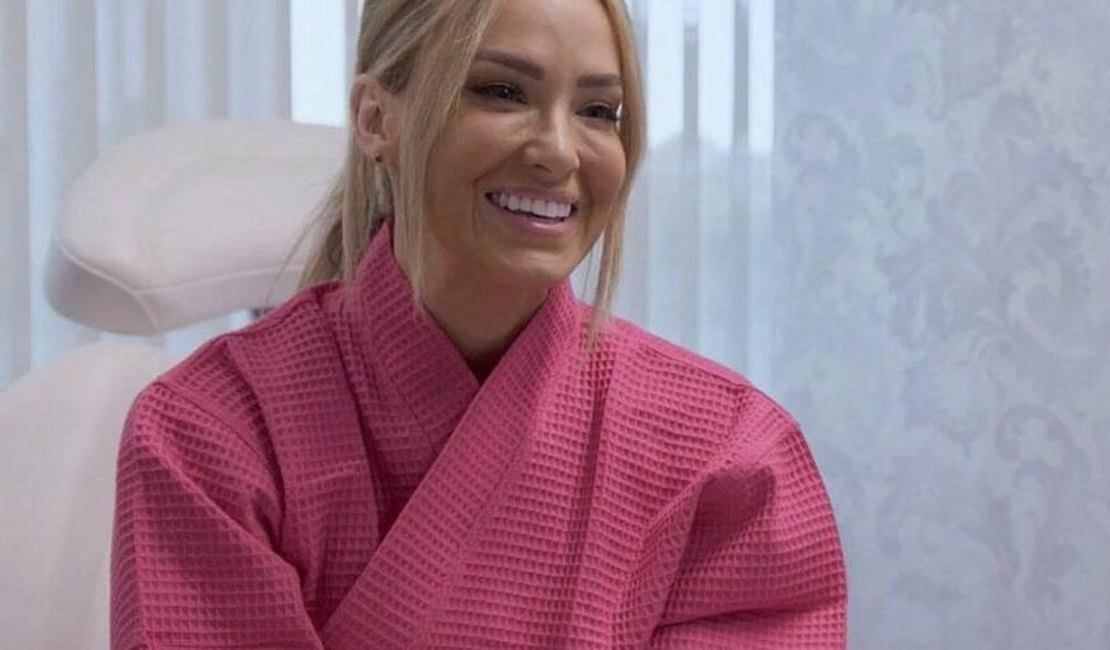 Ex-Pussycat Dolls fará cirurgia íntima na estreia de 'Dr. 90210'