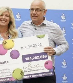 Após ganhar R$ 1,1 bilhão na loteria, casal decide comprar carro usado