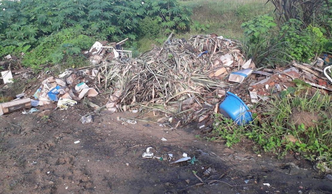 Prefeito comete crime ambiental para não pagar Central de Tratamento de lixo 