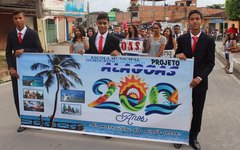 Escola Demócrito Sarmento celebra 200 anos de Alagoas com desfile 