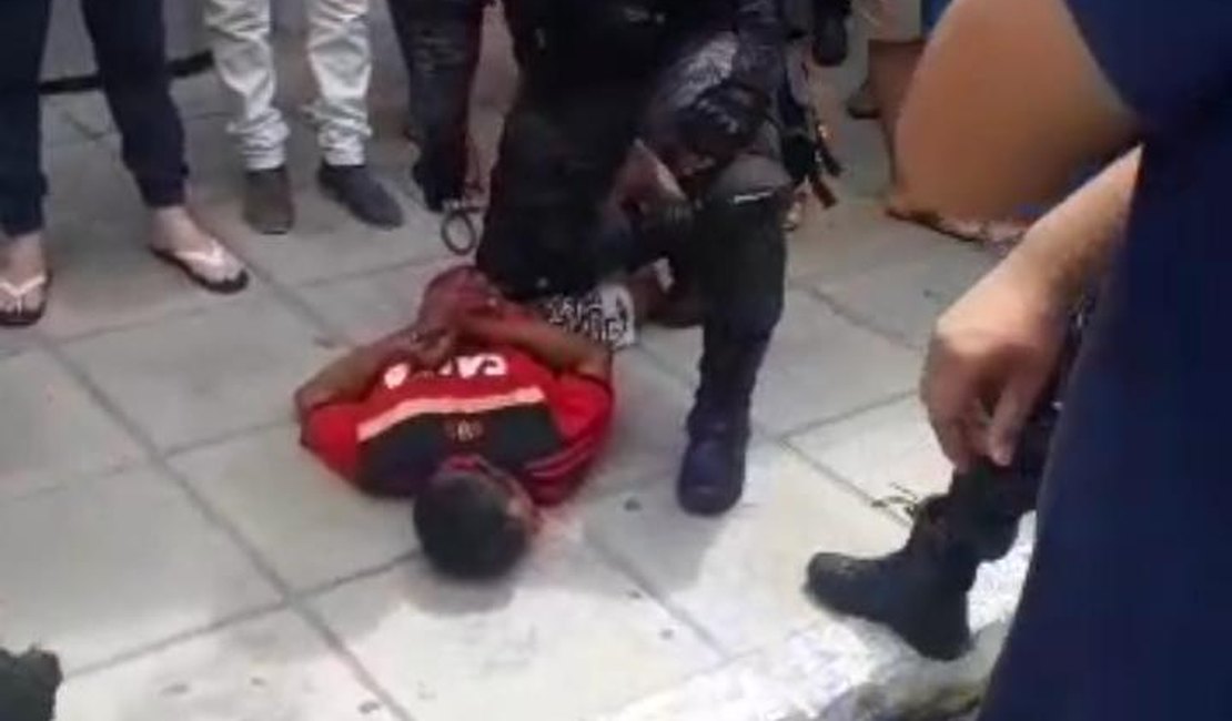 [Vídeo] Homem apanha e vai preso após tentar assaltar escritório em Arapiraca