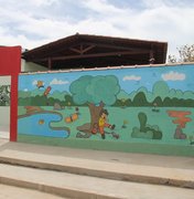 Após reinauguração de creche, professora viaja e deixa crianças sem aula em Arapiraca