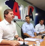 Marx Beltrão reafirma pré-candidatura ao Senado em evento na AMA