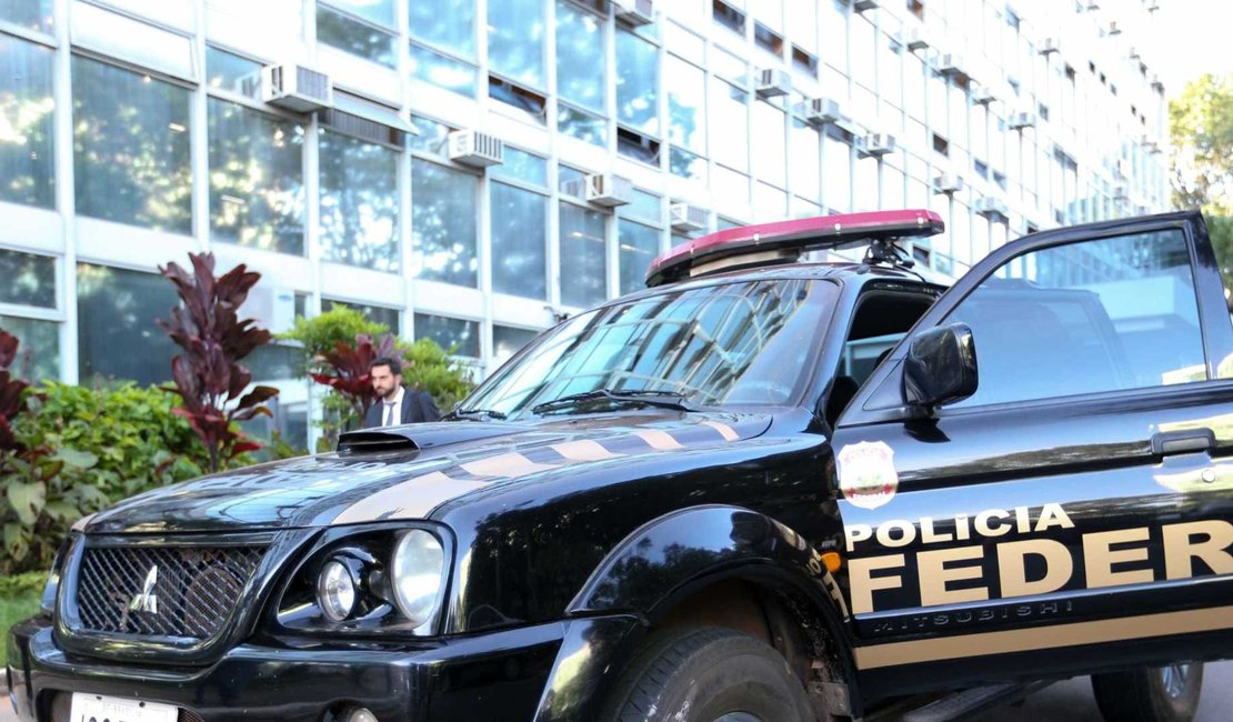 Polícia investiga se mais pessoas participaram da agressão a Bolsonaro