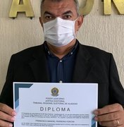Chicão é diplomado prefeito de Paulo Jacinto e diz que população “se libertou”