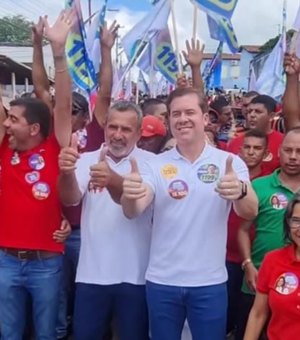 Marx Beltrão reúne centenas de pessoas durante caminhada em Jaramataia
