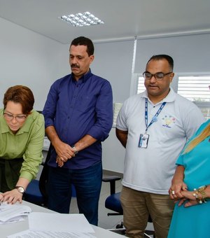 Tainá Veiga participa da assinatura do termo de cooperação que beneficia servidores canoenses