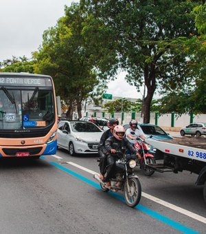 SMTT emite alerta para mototaxistas: 'não devem usar faixa prioritária de ônibus'