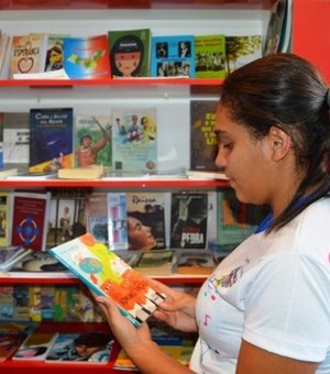 Secretaria de Cultura promove troca de livros na 8ª Bienal Internacional